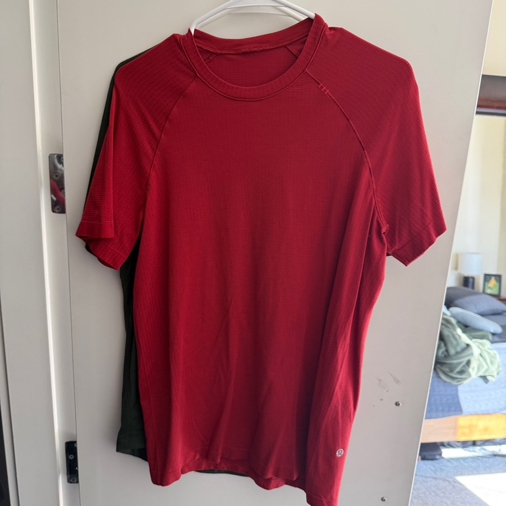 Lot of 3 Lululemon Men’s T-Shirts (Bundle of 3) - Picture 3 of 4